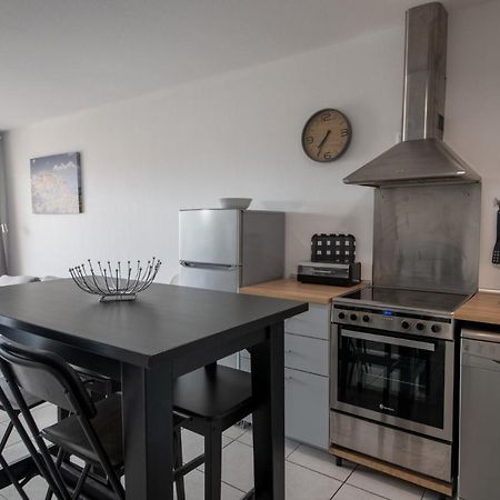 Appt De Charme Avec Grand Balcon Proche Avignon Wifi Gratuit Appartement Monteux Buitenkant foto