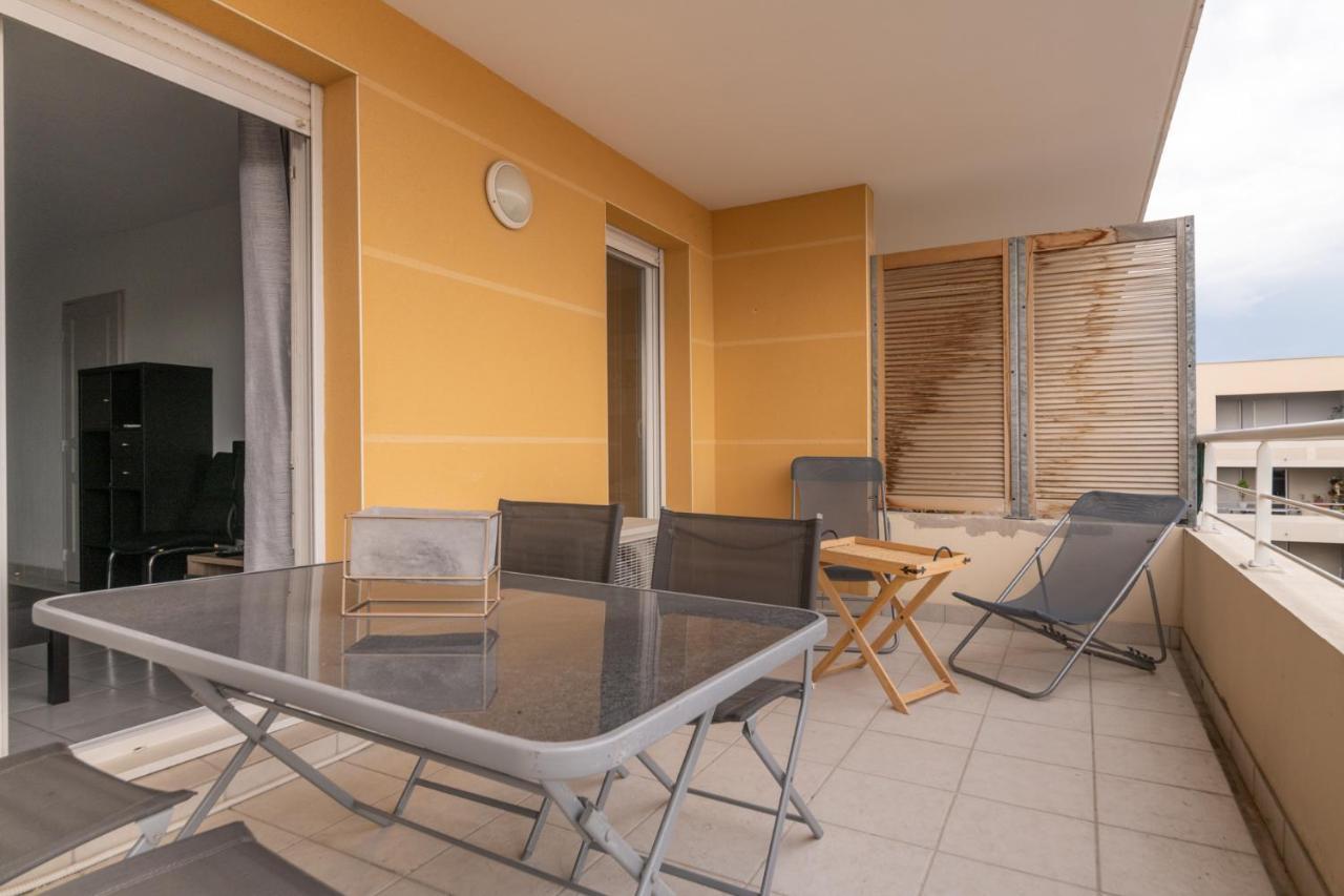 Appt De Charme Avec Grand Balcon Proche Avignon Wifi Gratuit Appartement Monteux Buitenkant foto