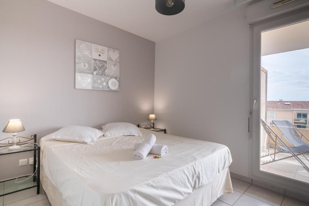 Appt De Charme Avec Grand Balcon Proche Avignon Wifi Gratuit Appartement Monteux Buitenkant foto